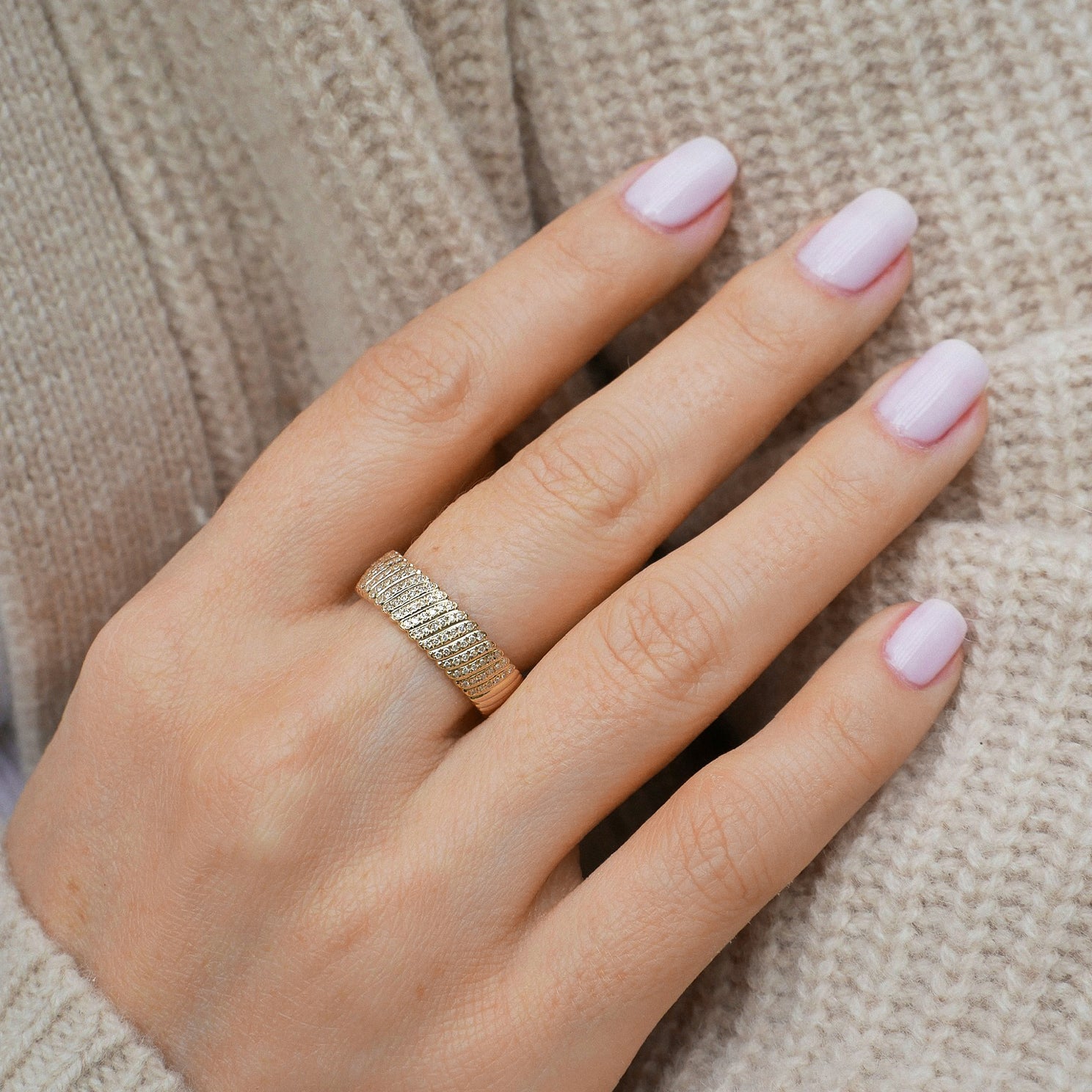 18ct white gold grey diamond Twist ring – McCaul